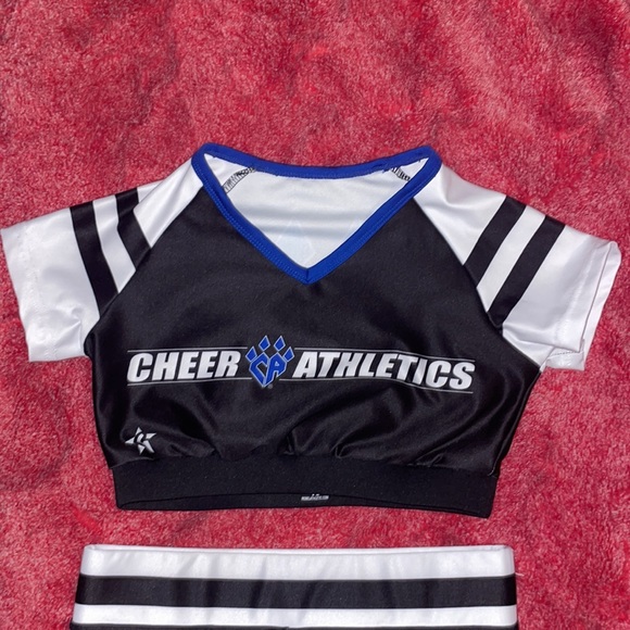 Youth large cheer athletics set used twice - Picture 2 of 4